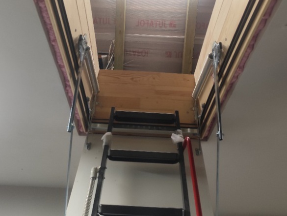 Montáže podkrovných schodov