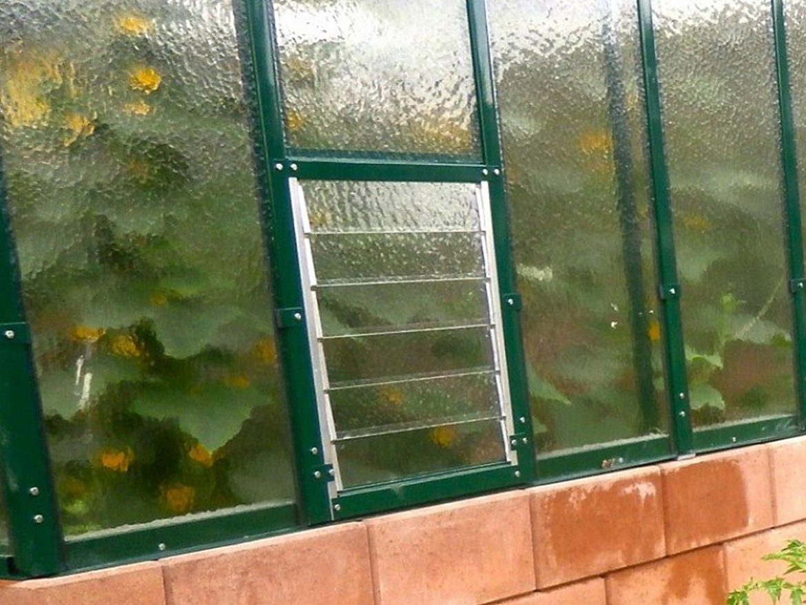 Bočné lamelové vetracie Limes Boční lamelové větrací okno Primus