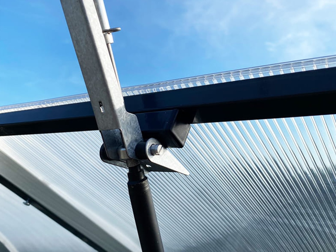 Ablak automatikus nyitóval Scobax