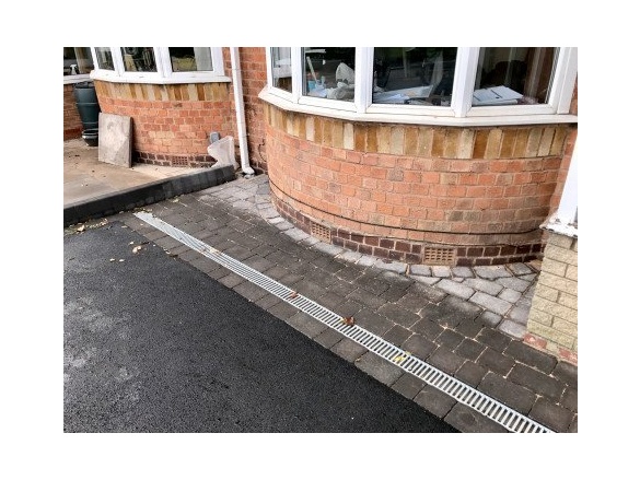 Covernit Plastový odtokový žlab A15 s pozinkovanou mříží (set 3 ks)