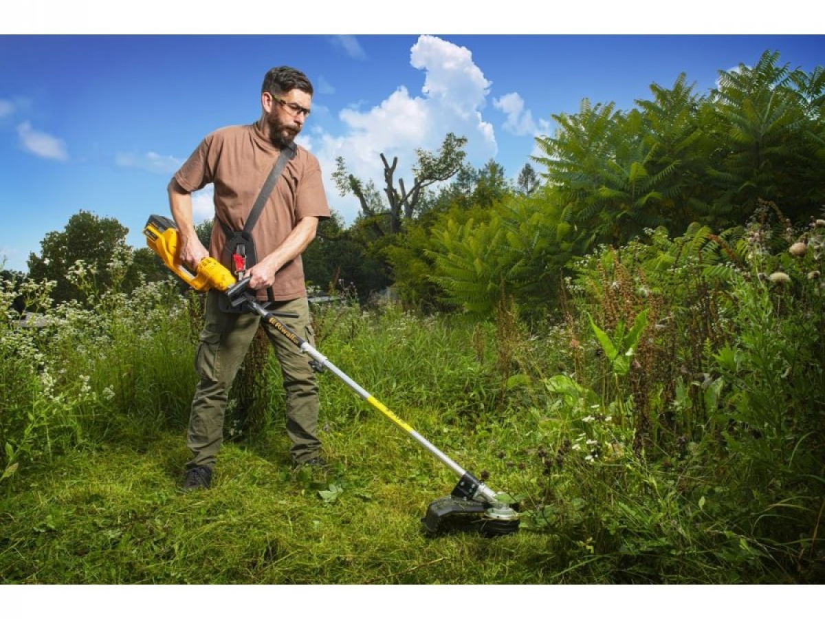 Křovinořez s aku motorem 40 V (bez baterie a nabíječky) Riwall PRO RABC 2540i