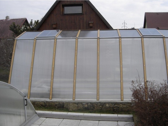 Exolon Polykarbonátová deska čirá 4 mm 2W (dvoustěnná)