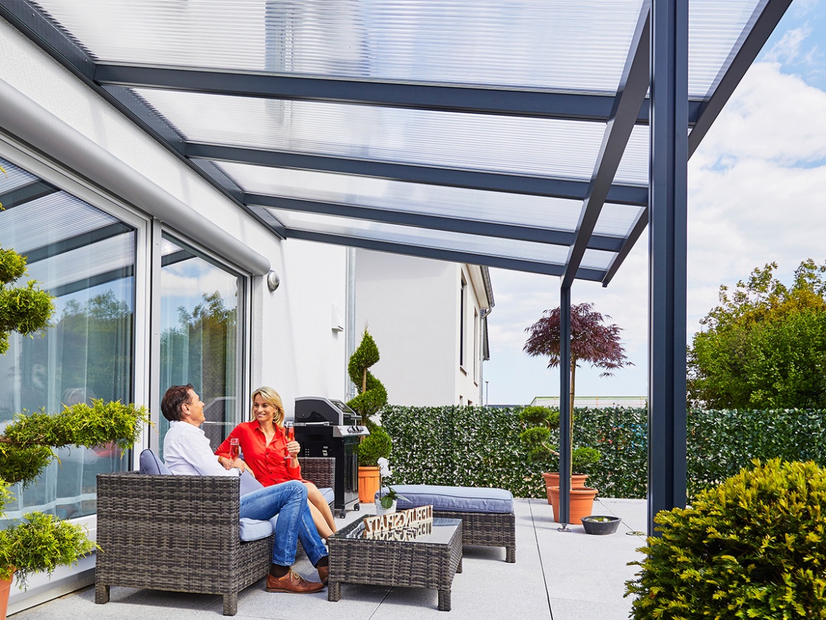 Hliníková pergola - číry/biela konštrukcia Gutta Terrassendach Premium