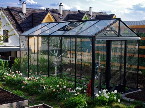 Profesionální montáže skleníků na klíč