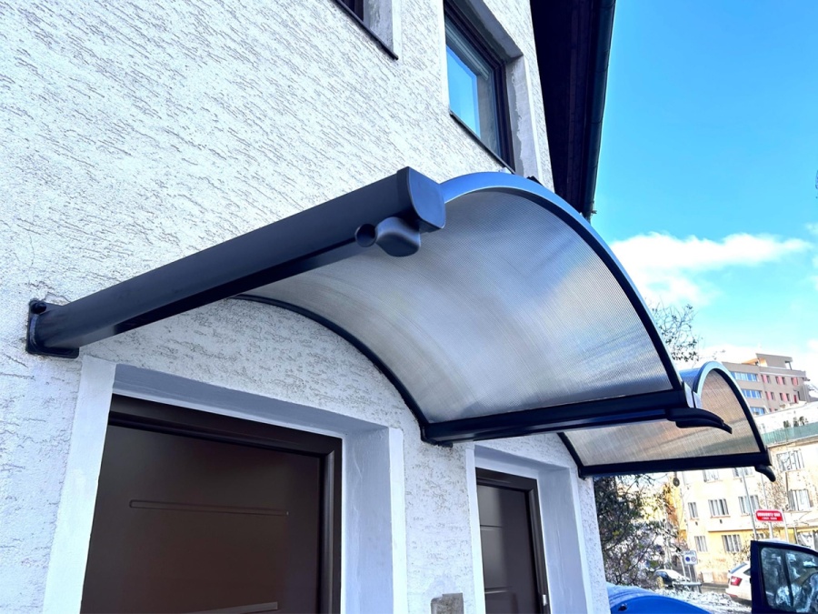 Pergolák, télikertek és előtetők telepítése