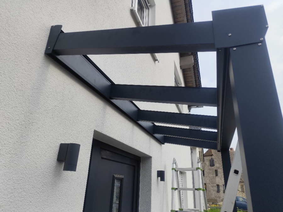 Pergolák, télikertek és előtetők telepítése