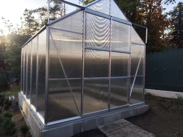 Profesionální montáže skleníků na klíč