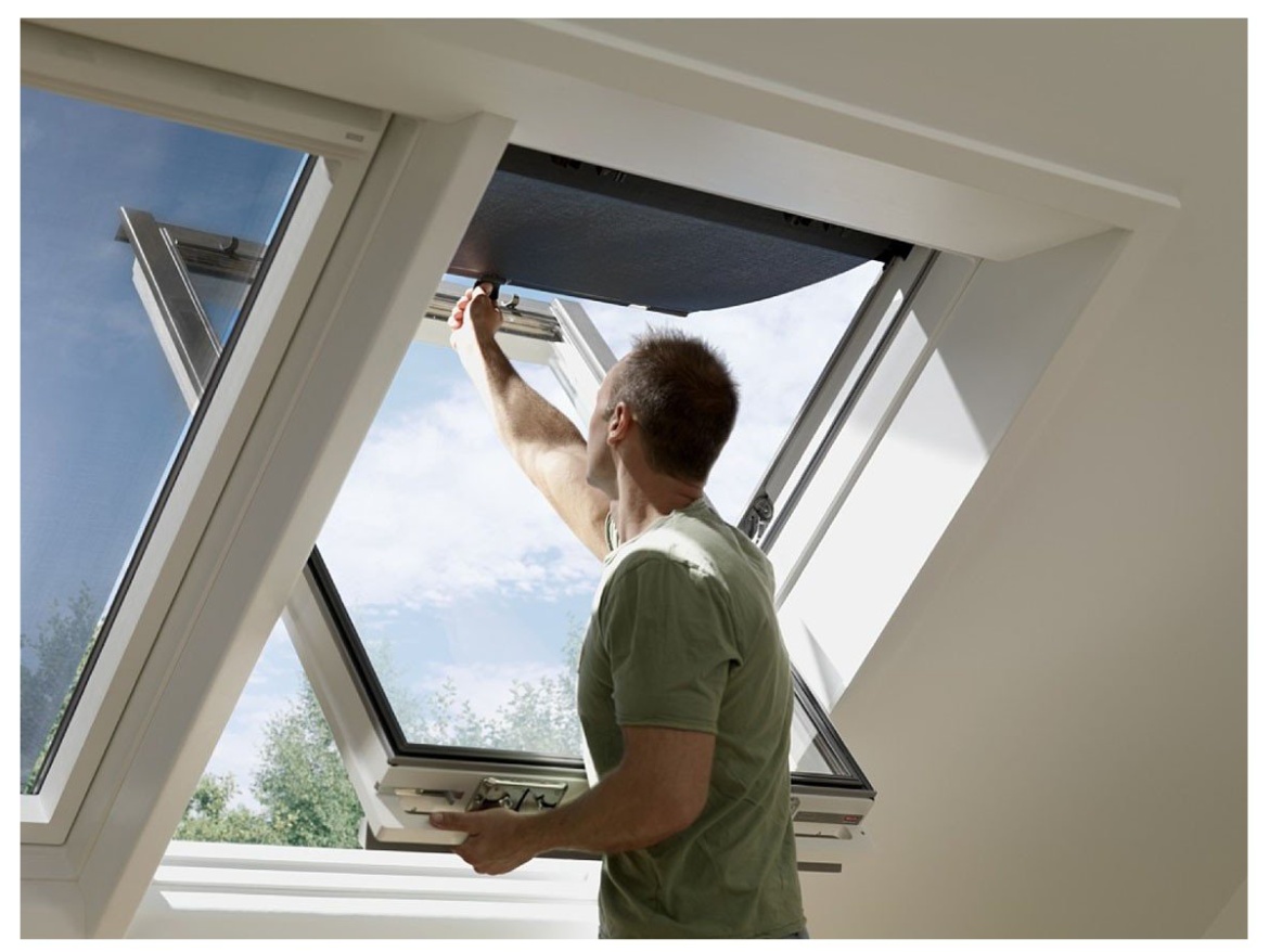 Venkovní markýza s manuálním ovládáním Velux MHL