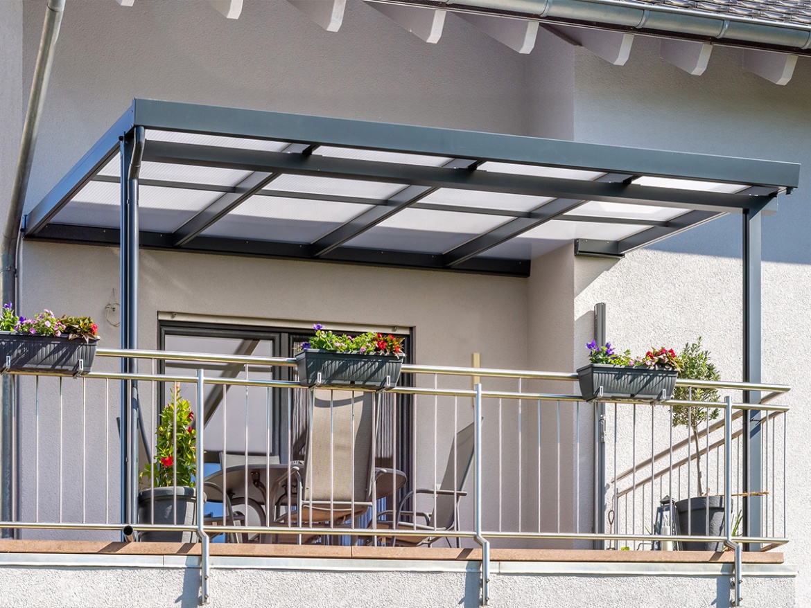 Hliníková pergola - čirý / bílá konstrukce Gutta Terrassendach Premium