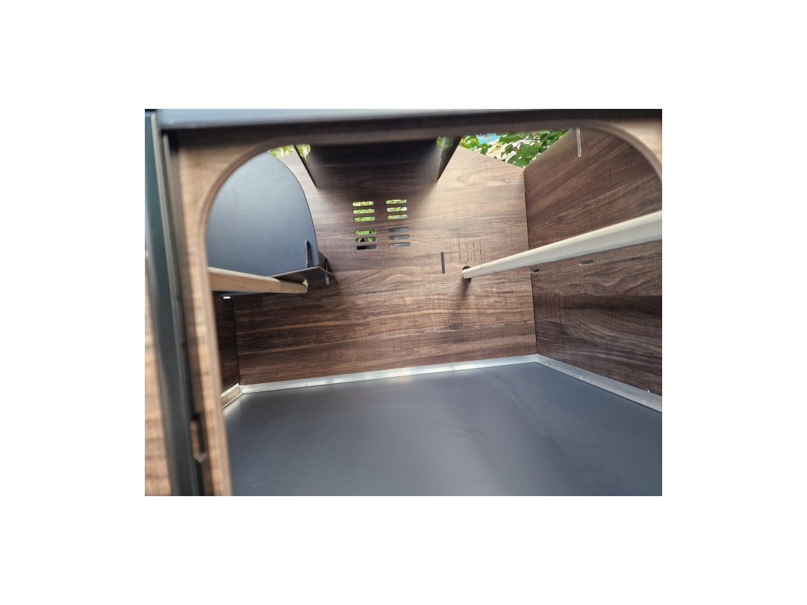 Kurník Scobax Kurník POLLY SIMPLY L – odolný HPL kurník pro 6–8 slepic bez údržby + možnost Polly AutoDefender