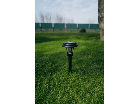 Bradas Solární odpuzovač komárů LED / UV lampa na bodci