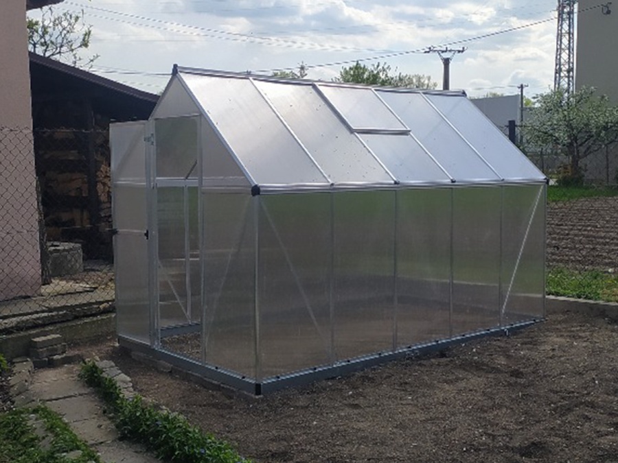 Üvegház összeszerelés