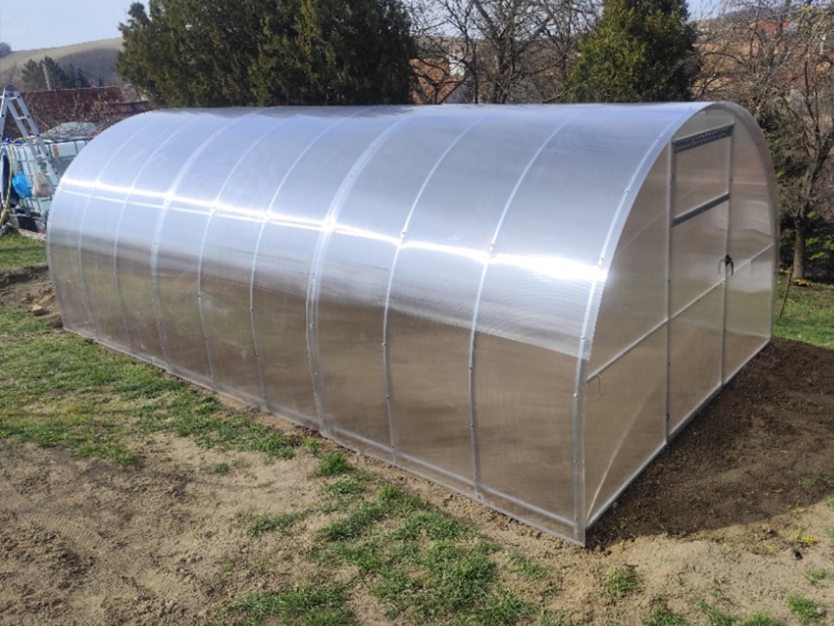 Profesionální montáže skleníků na klíč