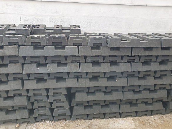 Plastový podstavec Arepo