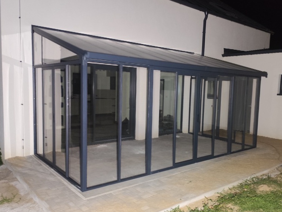 Pergolák, télikertek és előtetők telepítése