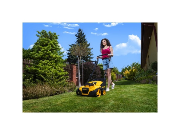 Aku travní provzdušňovač 2x20 V (bez baterie a nabíječky) Riwall PRO RAV 3820i