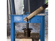 Páková štiepačka kameňa Scheppach HSC 130