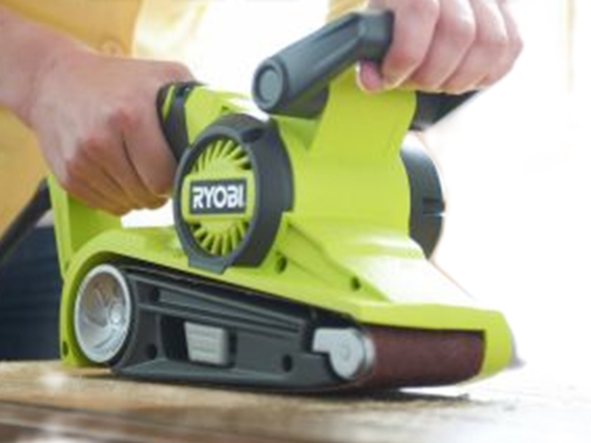 Pásová bruska Ryobi EBS 800