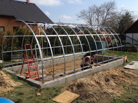 Miért (ne) vegyen Volya 2DUM üvegházi üvegházat