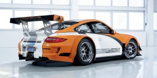 Aký je rozdiel medzi polykarbonátom a Plexisklom?