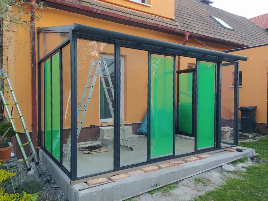 Pergolák, télikertek és előtetők telepítése