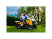 Dvouválcový travní traktor 102 cm se zadním výhozem a hydrostatickou převodovkou Riwall PRO RLT 102 HRD TWIN