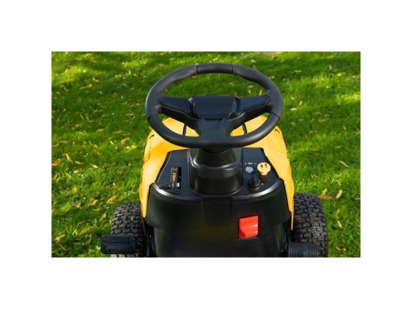 102 cm-es kéthengeres fűnyíró traktor hátsó kidobással és hidrosztatikus sebességváltóval Riwall PRO RLT 102 HRD TWIN