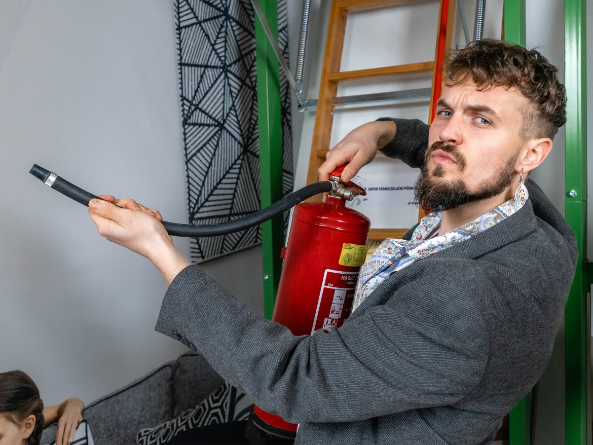 Jediné 2 důvody, proč si připlatit za protipožární půdní schody
