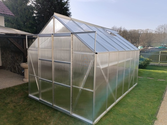 Üvegház összeszerelés