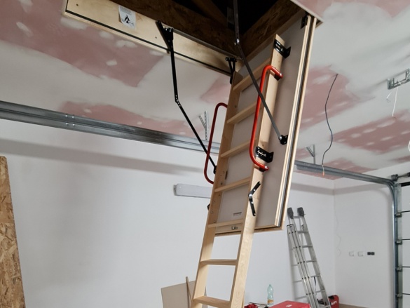 Padláslépcsők beépítése