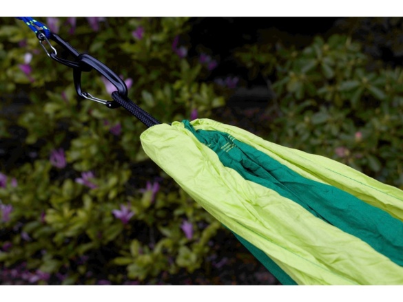 Hamaka Houpací síť pro dva Camping + Slap strap (zelený SET)