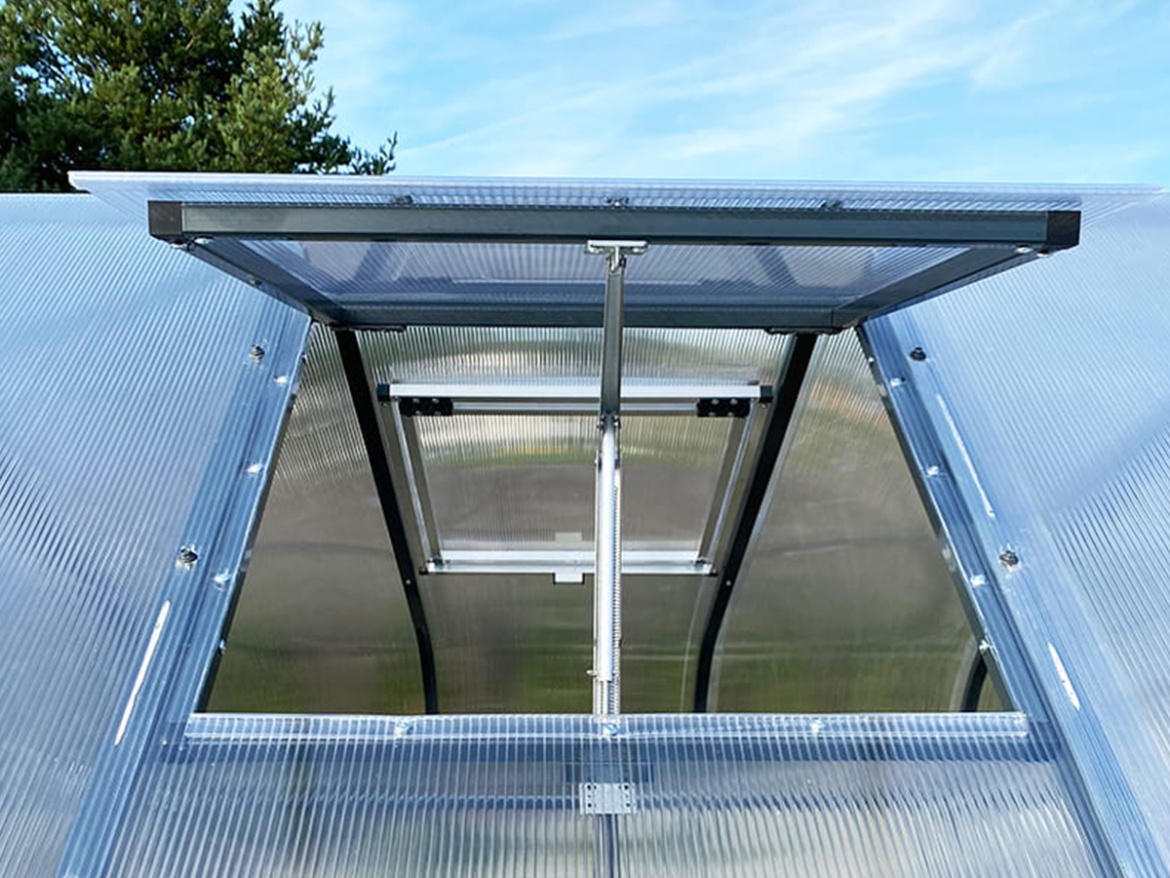 Okno s automatickým otvíračem Scobax