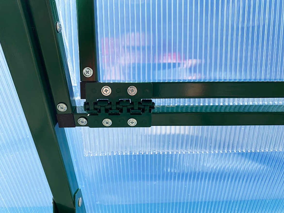 Okno s automatickým otvíračem Scobax