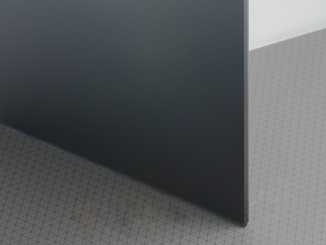 Evonik tömör plexilemezek –  Plexiglas Satinice SC Pískované plexisklo Plexiglas Satinice SC  Tloušťka: 3, Barva: černá, Kód barvy: 9H01 SC, Šířka: 2030, Délka: 3050, Hmotnost: 22.3, Propustnost světla : 0%, Propustnost světla opaq (neprůsvitný): ano