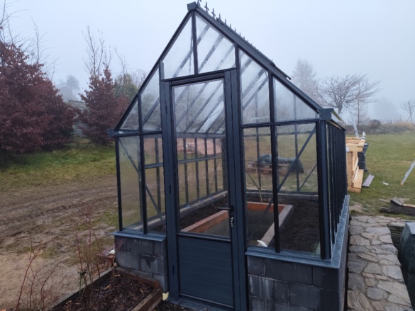 Profesionálna montáž skleníkov na kľúč