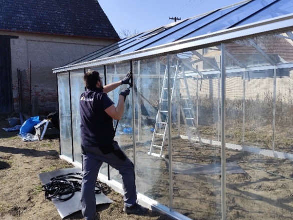 Profesionálna montáž skleníkov na kľúč