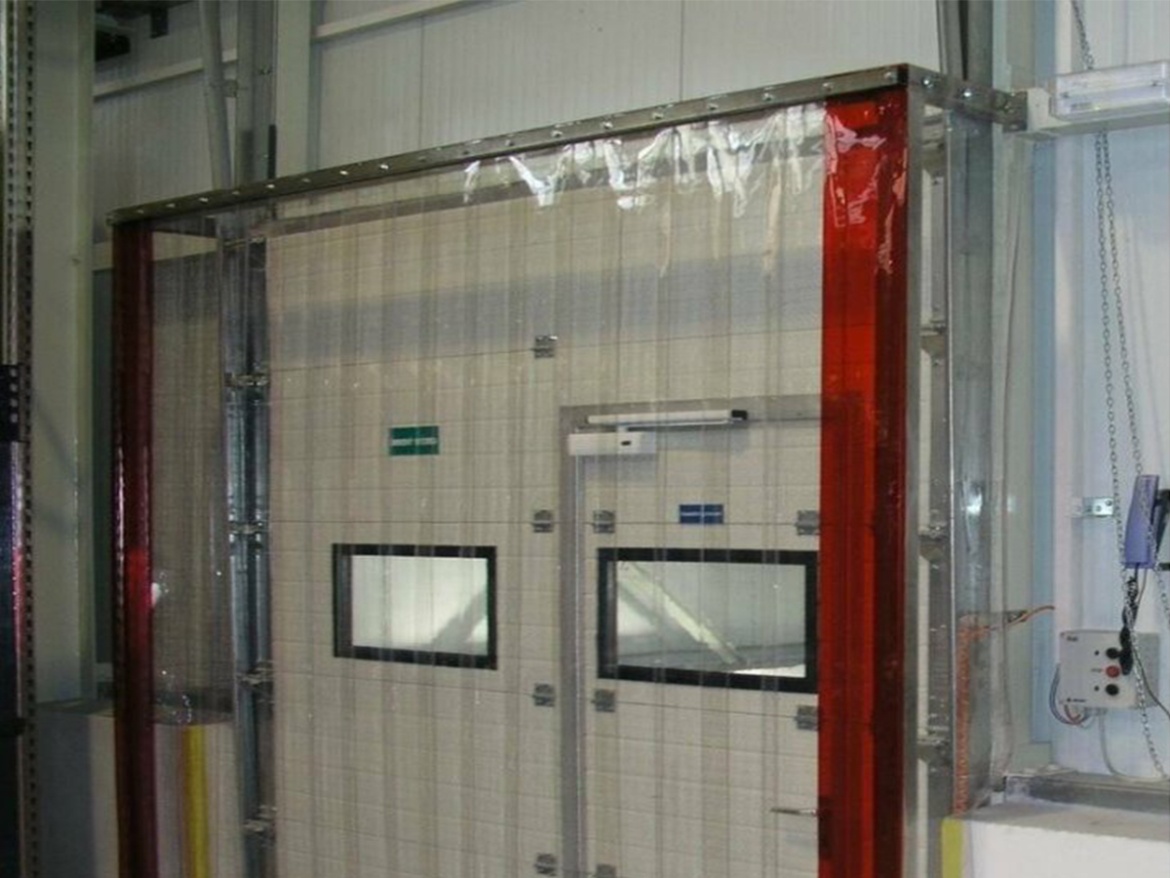 Měkčený PVC pás T-plastics Standard transparentní červená