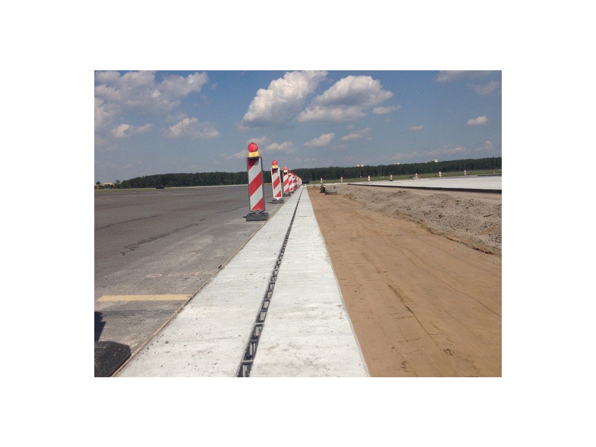 Betonový žlab štěrbinový Gutta D400