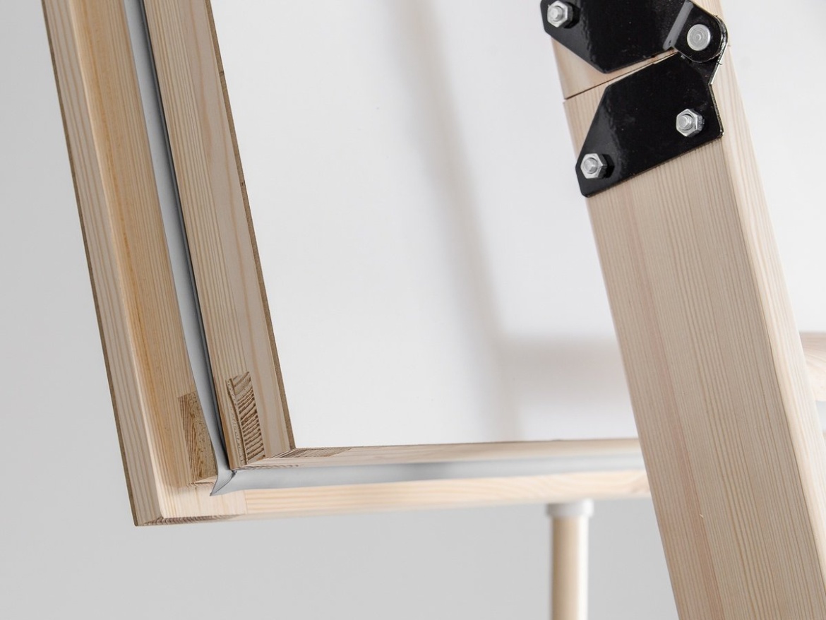 Pôdne schody Oman Polar