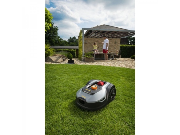 Robotická akumulátorová sekačka 900 m2 s možností ovládání přes WiFi nebo Bluetooth Riwall PRO RRM 950 APP