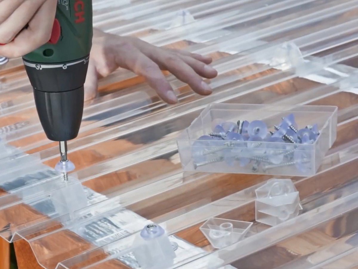 Polykarbonátová trapézová doska Gutta Guttagliss Makro ST