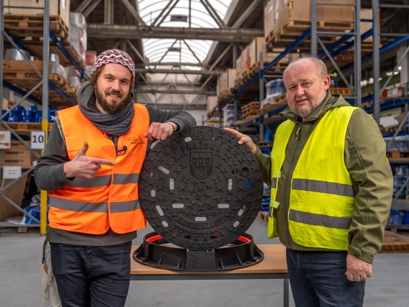 O poklopoch s expertom