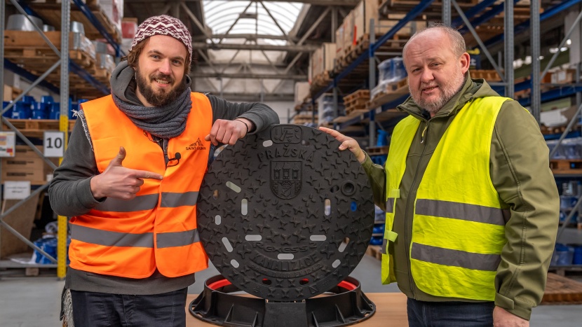 O poklopoch s expertom