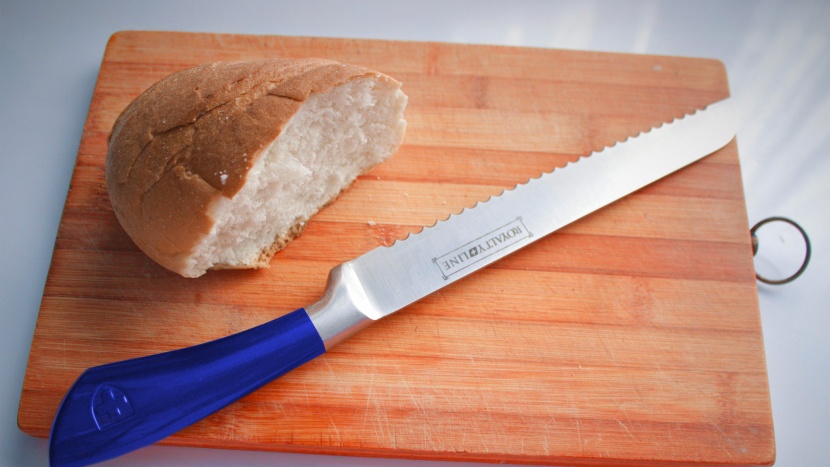 Jak nabrousit nůž na pečivo