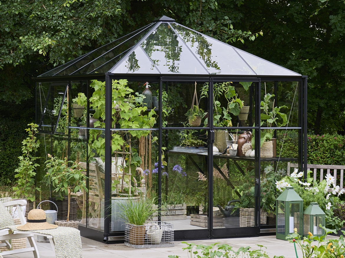 Altánok Halls Qube Square