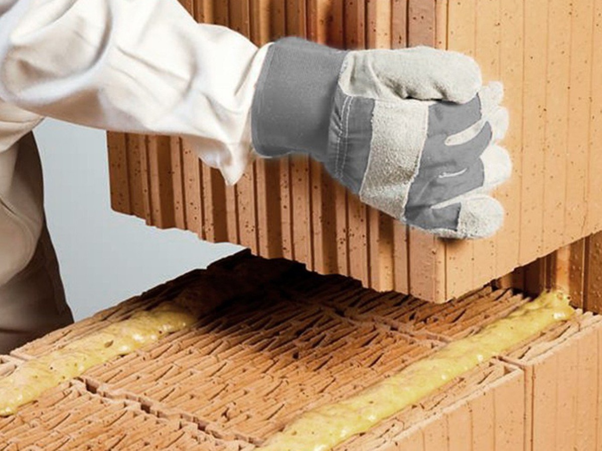 Lepidlo na cihly Gutta Guttafoam