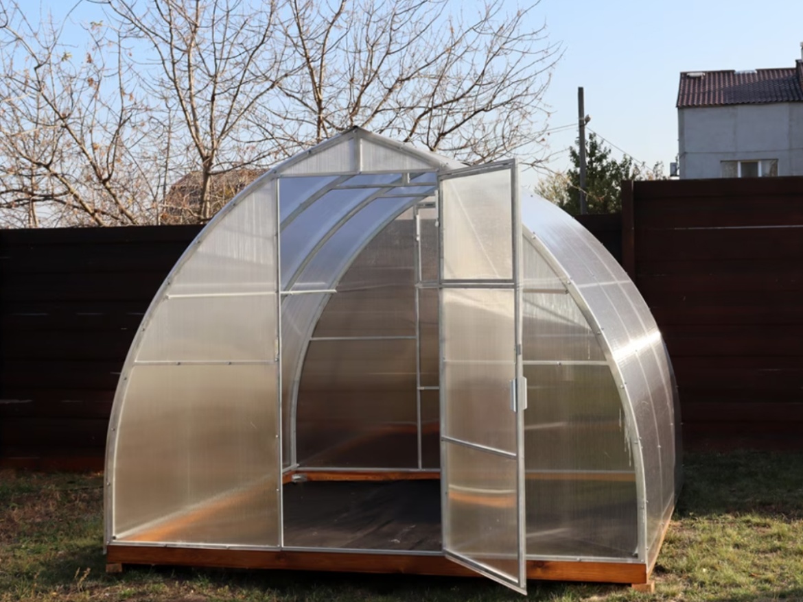 Skleník z polykarbonátu Scobax Scout