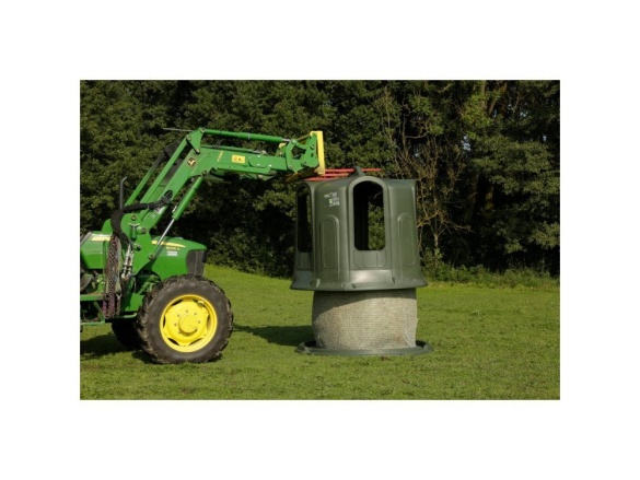 Scobax Krmný zvon na kulaté balíky (5 krmných otvorů)