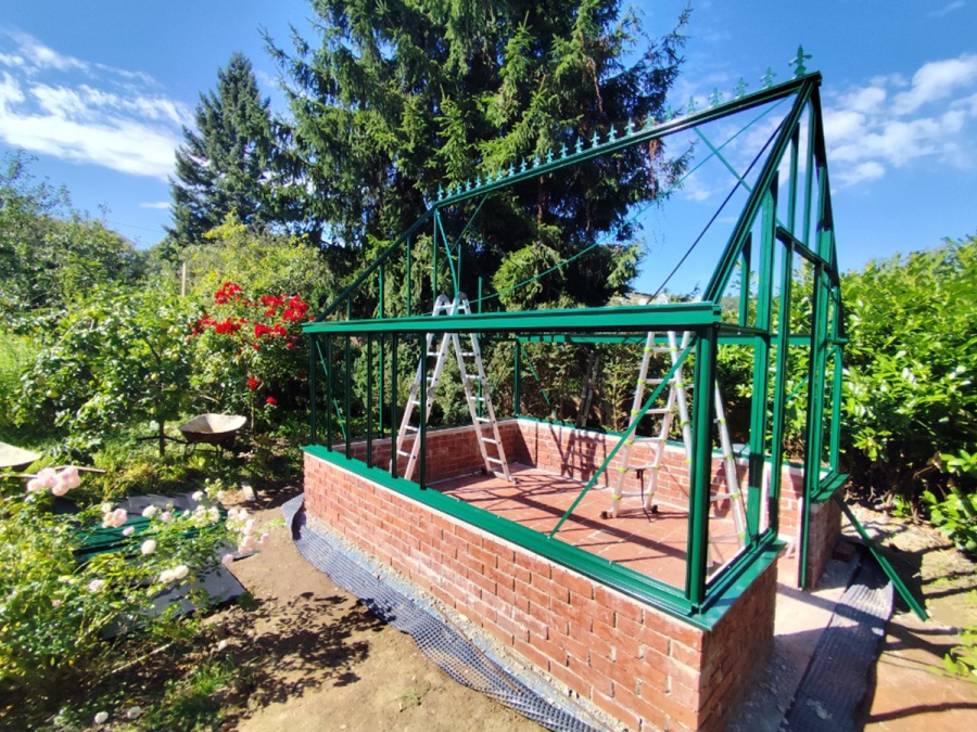 Üvegház összeszerelés