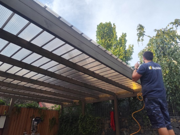 Pergolák, télikertek és előtetők telepítése